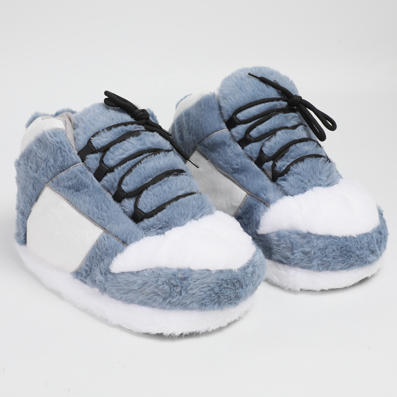 Warm Plush Sneaker Slippers, T - Sneaker Care Set recension och pris